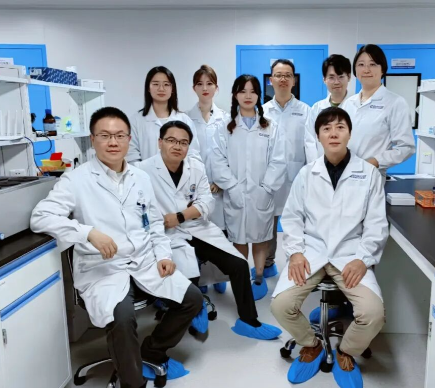 由海军军医大学第二附属医院(上海长征医院)和中国科学院分子细胞科学卓越创新中心组成的“殷浩—程新糖尿病联合攻关团队”。 “上海科技”微信公众号 图